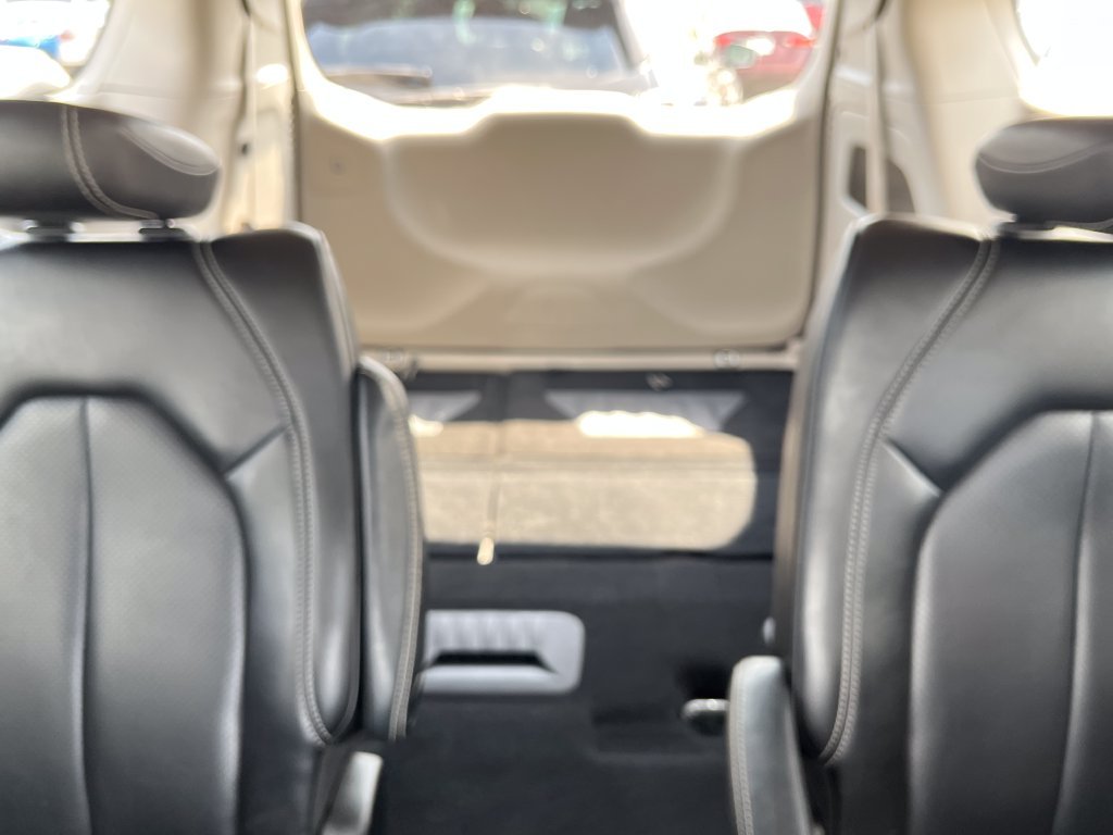 Used 2023 White Chrysler Touring L image 21