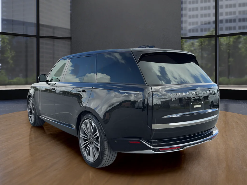 Used 2024 Black Land Rover SE image 7