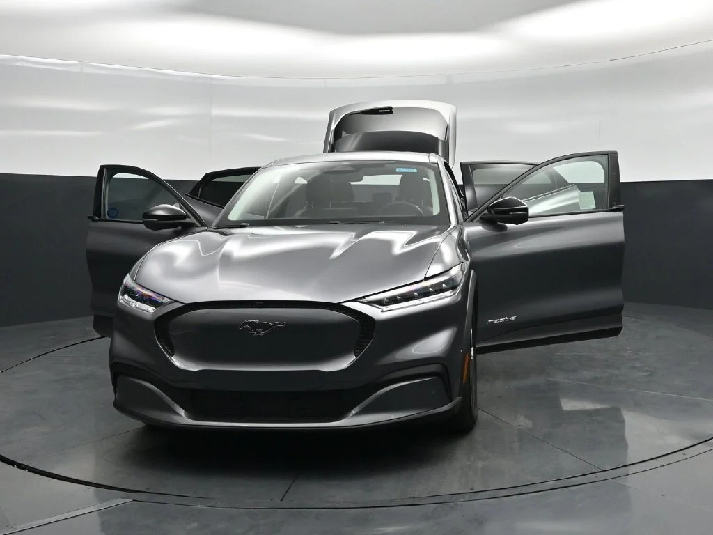 Used 2023 Gray Ford Select image 27