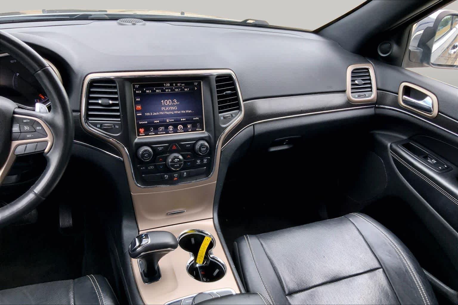 Used 2015 Granite Crystal Metallic Clearcoat Jeep Limited image 7