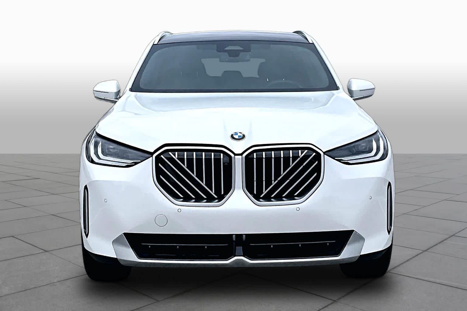 Used 2025 Mineral White Metallic BMW 30 xDrive image 4
