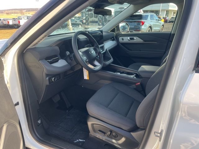 New 2026 Star White Metallic Tri-Coat Ford Active image 28