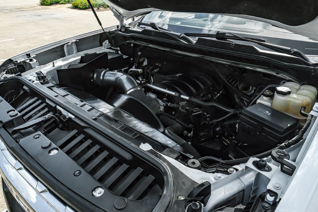 Used 2020 White Chevrolet LTZ image 55