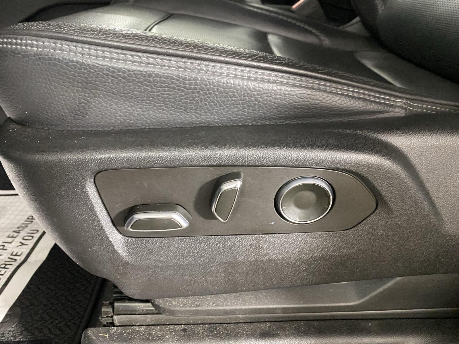 Used 2023 Onyx Black GMC Denali image 23