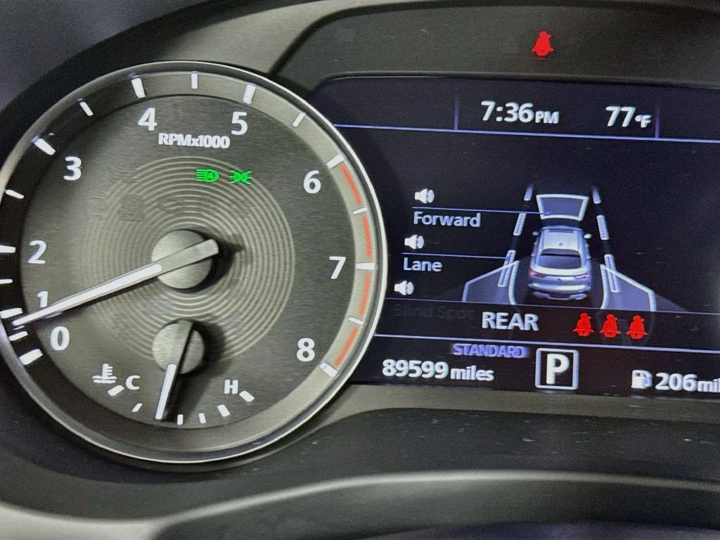 Certified Used 2022 Black INFINITI LUXE image 16