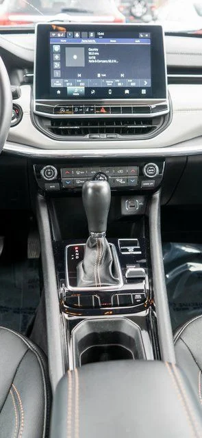 Used 2022 White Jeep Limited image 15