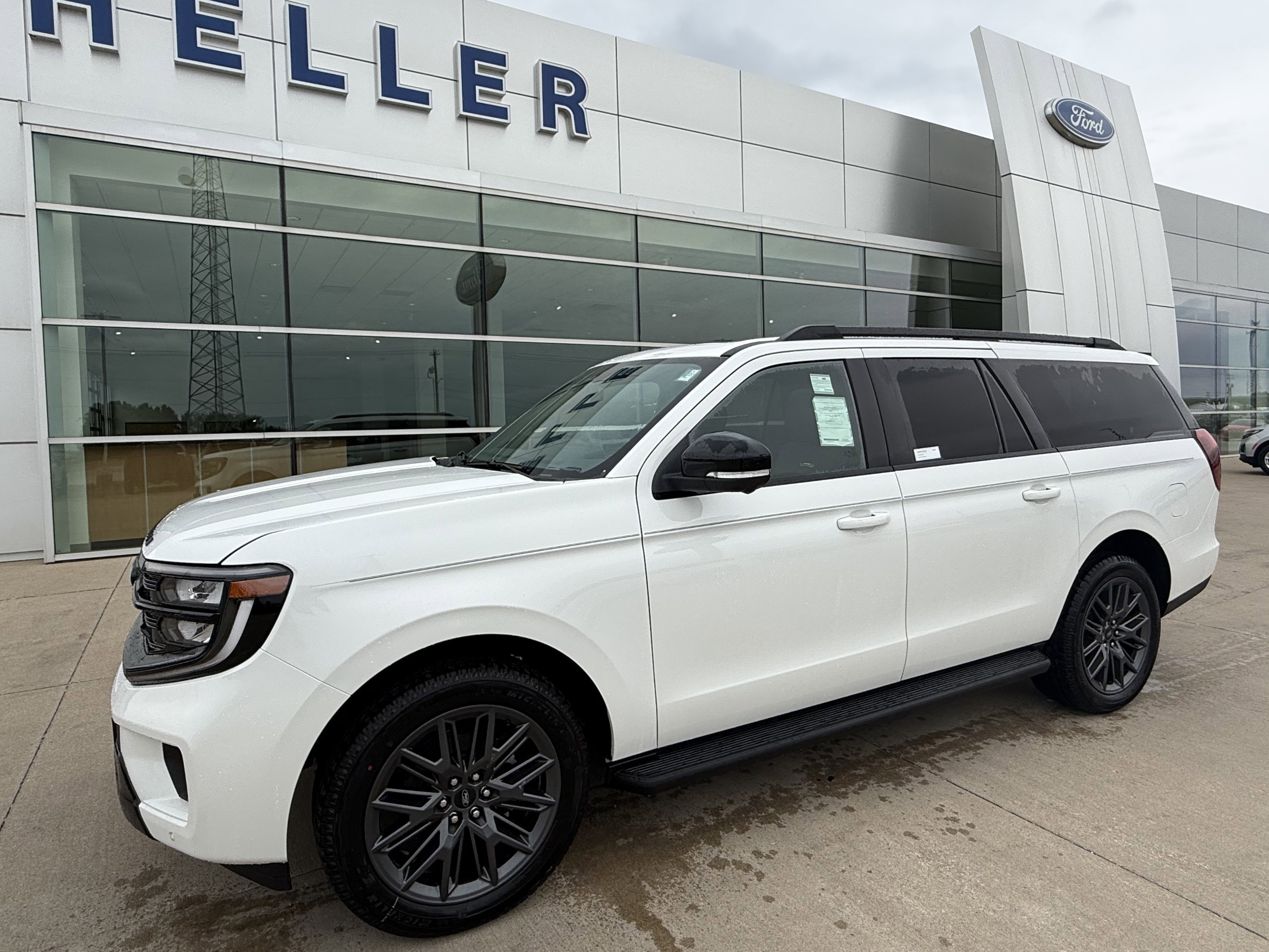 New 2026 Star White Metallic Tri-Coat Ford Platinum image 3