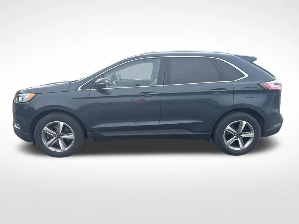 Used 2019 Green Ford SEL image 2