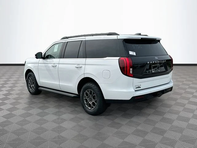 New 2026 Oxford White Ford Active image 4