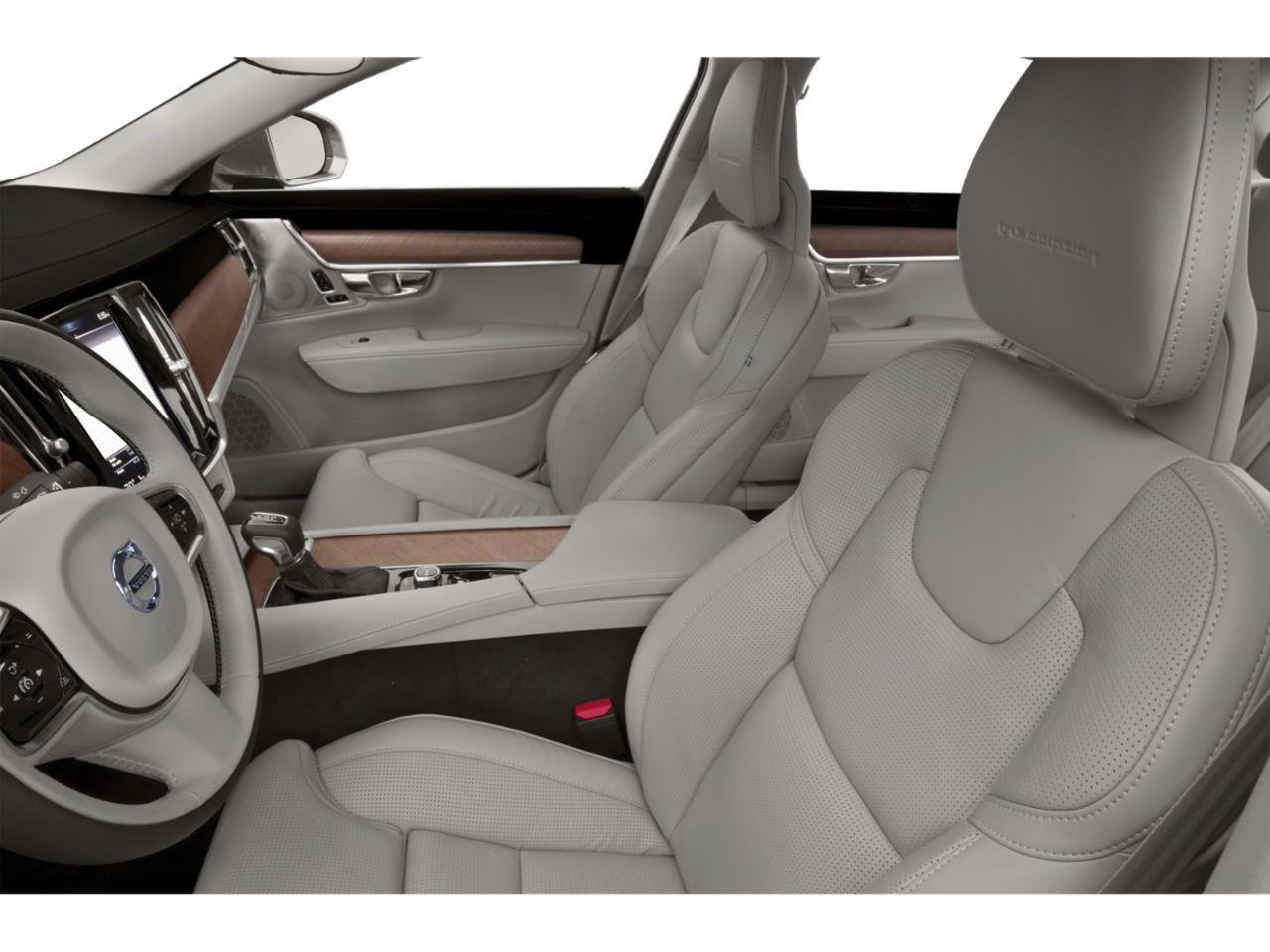 Used 2018 Crystal White Pearl Metallic Volvo Momentum image 4