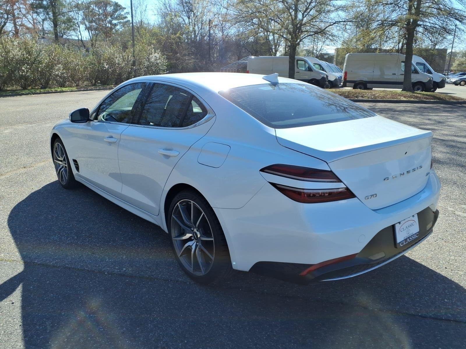Used 2023 Uyuni White Genesis 2.0T image 13