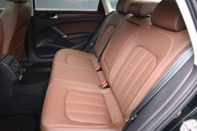 Used 2022 Green Volkswagen 2.0T Limited Edition image 7