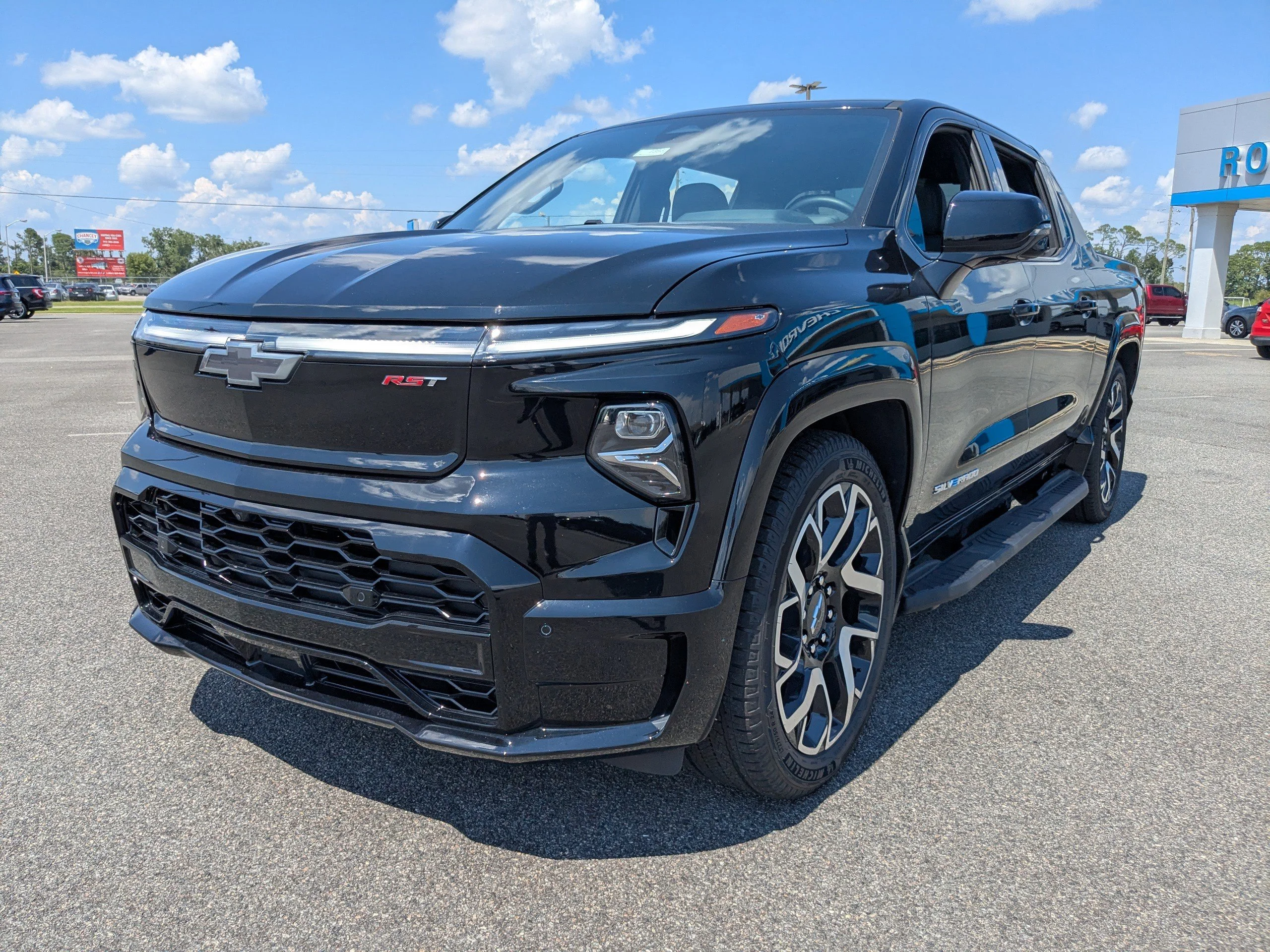 2025 Chevrolet Silverado EV RST - Photo 8