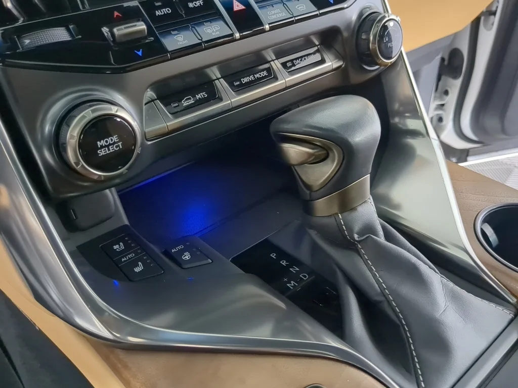 Used 2023 White Lexus Luxury image 30