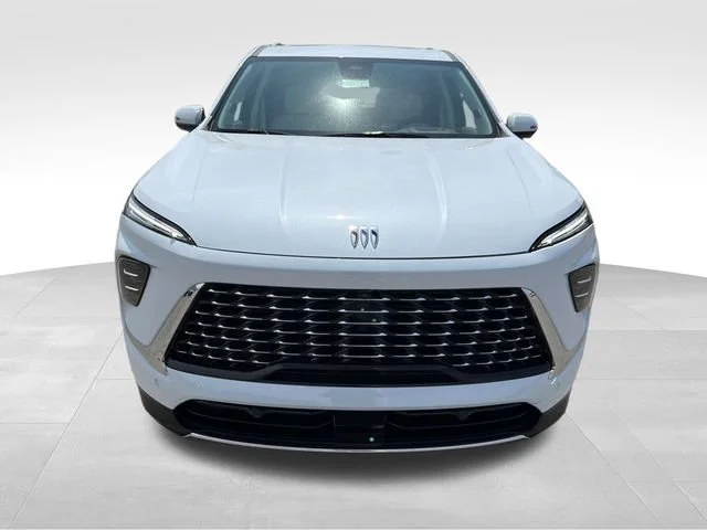 New 2026 Iridescent White Tricoat Buick Avenir image 2