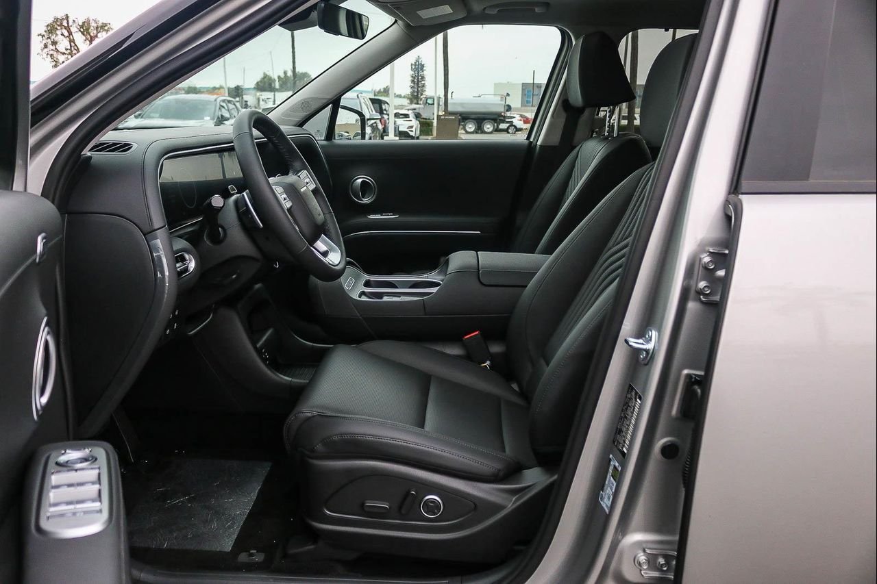 New 2026 Silver Hyundai SEL Premium image 48