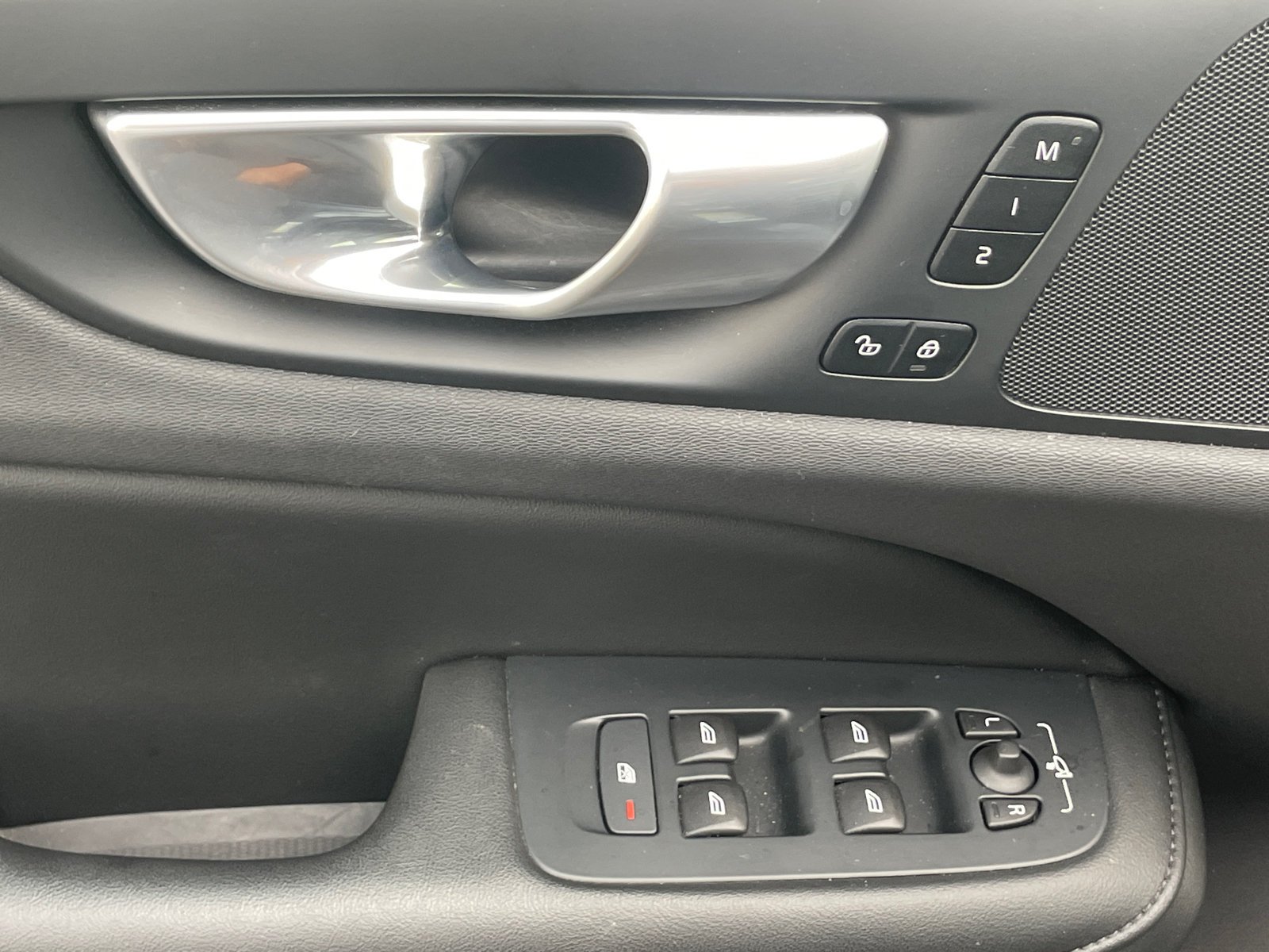 Used 2024 Thunder Grey Metallic Volvo Core Dark Theme image 19
