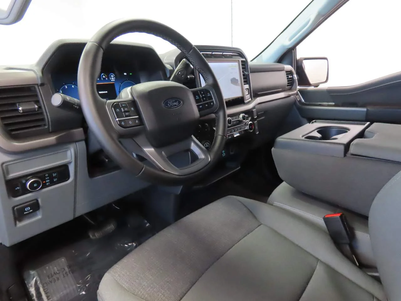 Used 2024 Rapid Red Metallic Tinted Clearcoat Ford XLT Crew Cab image 10