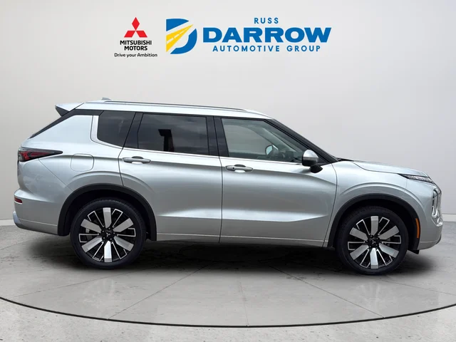 Used 2025 Silver Mitsubishi SEL image 6