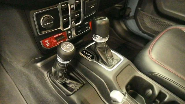 Certified Used 2025 Anvil Clearcoat Jeep Rubicon X image 18