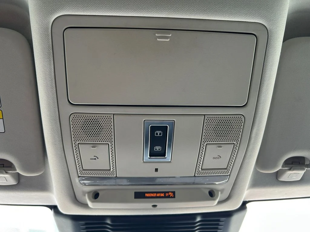 Used 2022  Land Rover S image 29