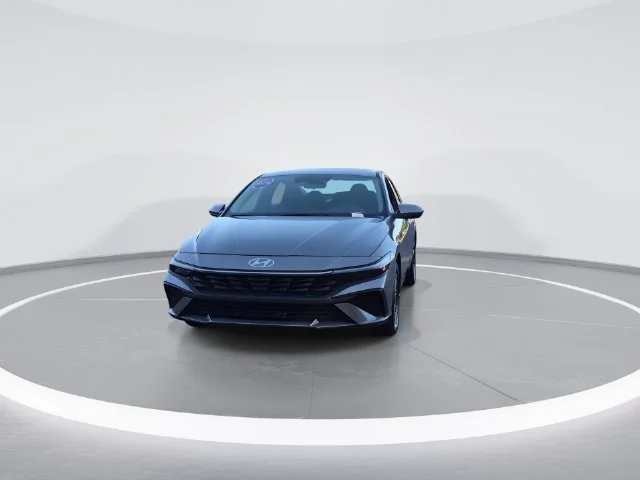 Used 2026 Silver Hyundai Blue image 3