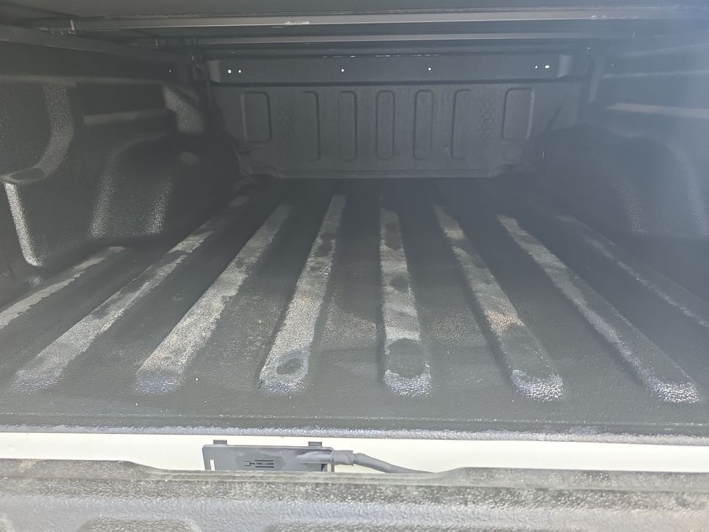 Used 2021 White Jeep Overland image 9