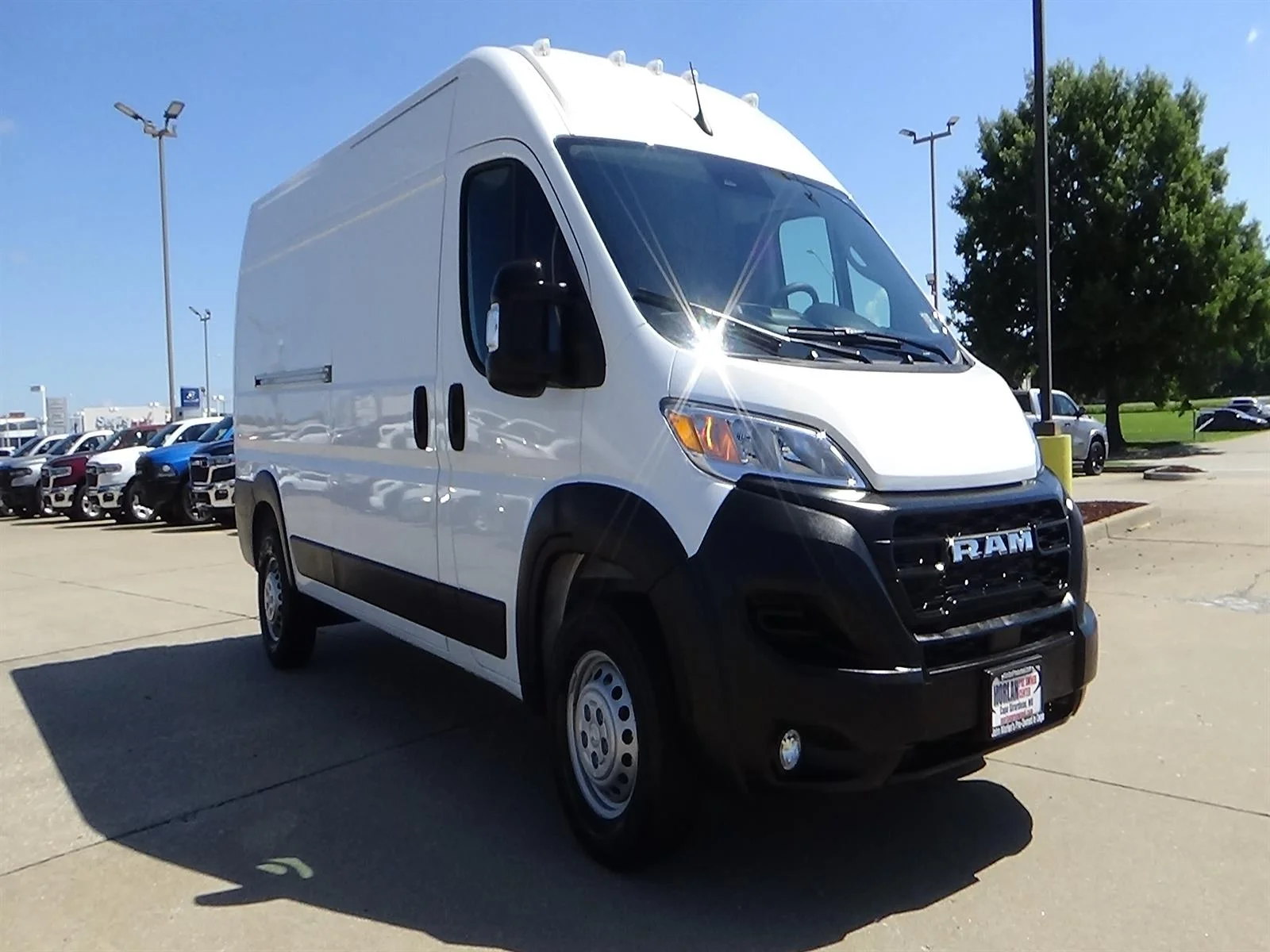 Used 2026 Bright White Clear Coat (pw7) RAM Tradesman 2500 image 4