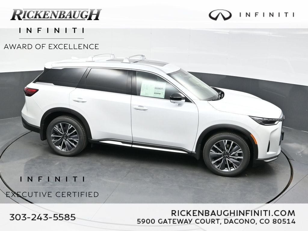 Certified Used 2026 White INFINITI LUXE image 40