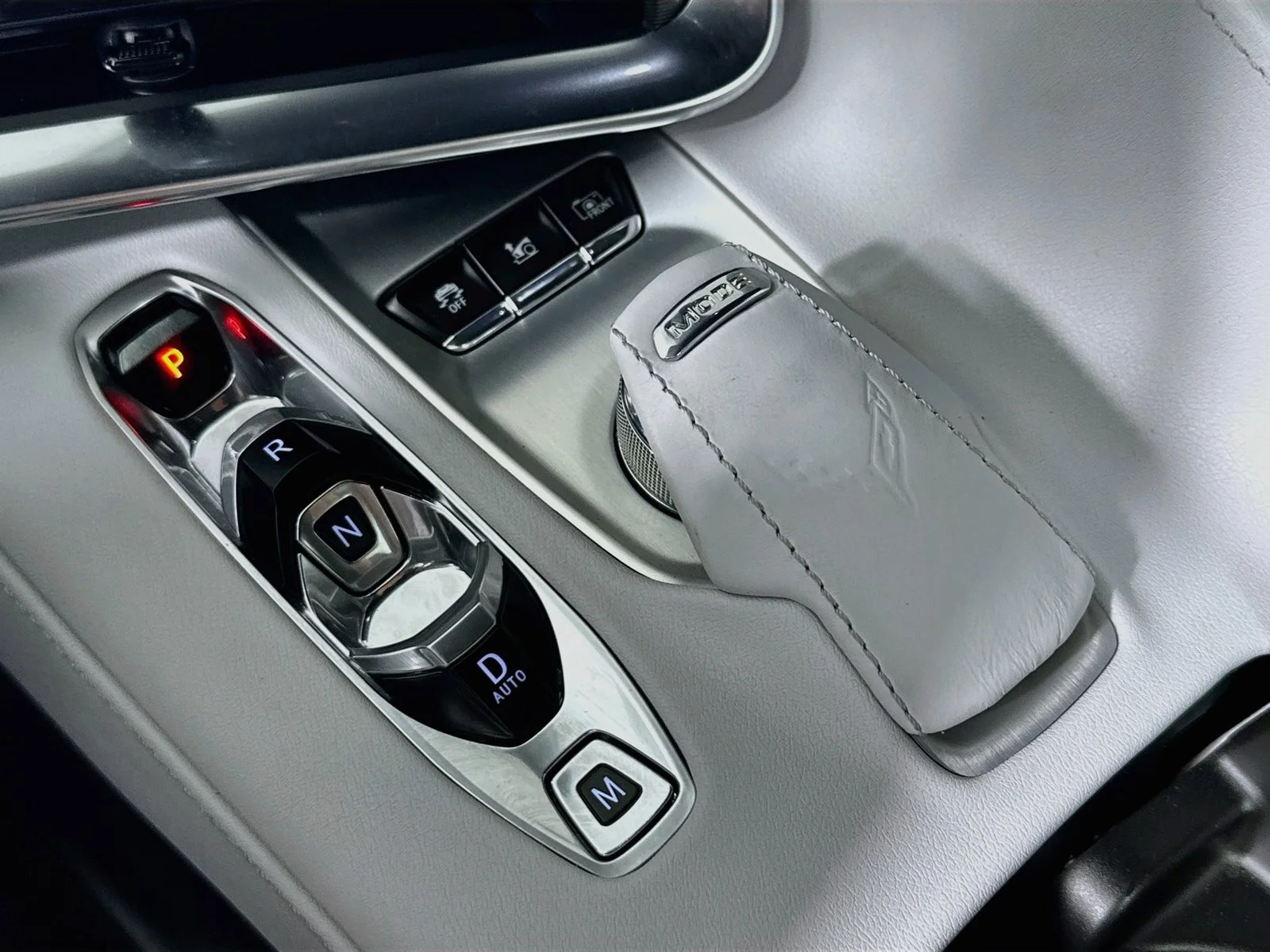 Used 2021 Silver Chevrolet Stingray image 18