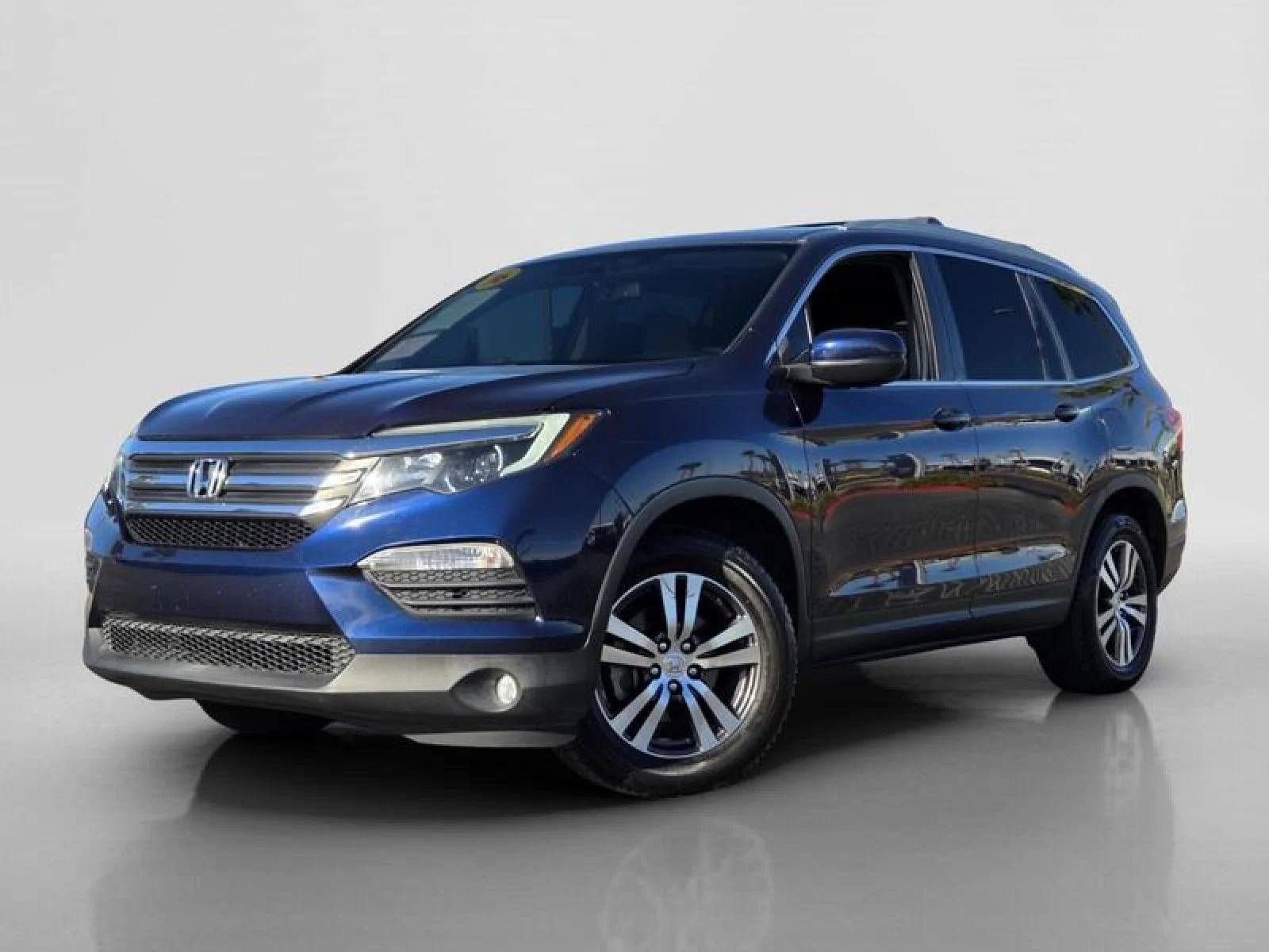 Used 2016 Obsidian Blue Pearl Honda EX-L image 1