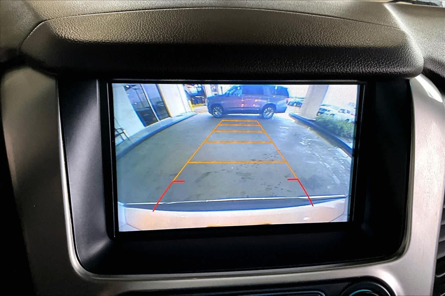 Used 2017 Iridescent Pearl Tricoat Chevrolet Premier image 27
