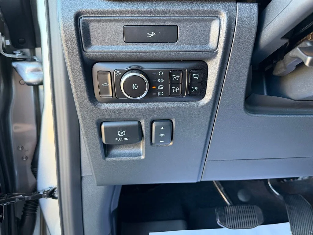 New 2026 Silver Metallic Ford Lariat image 24