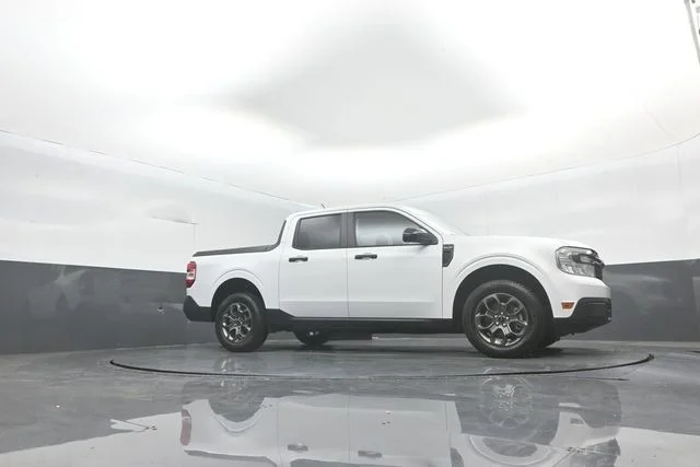 Certified Used 2024 Oxford White Ford XLT image 33
