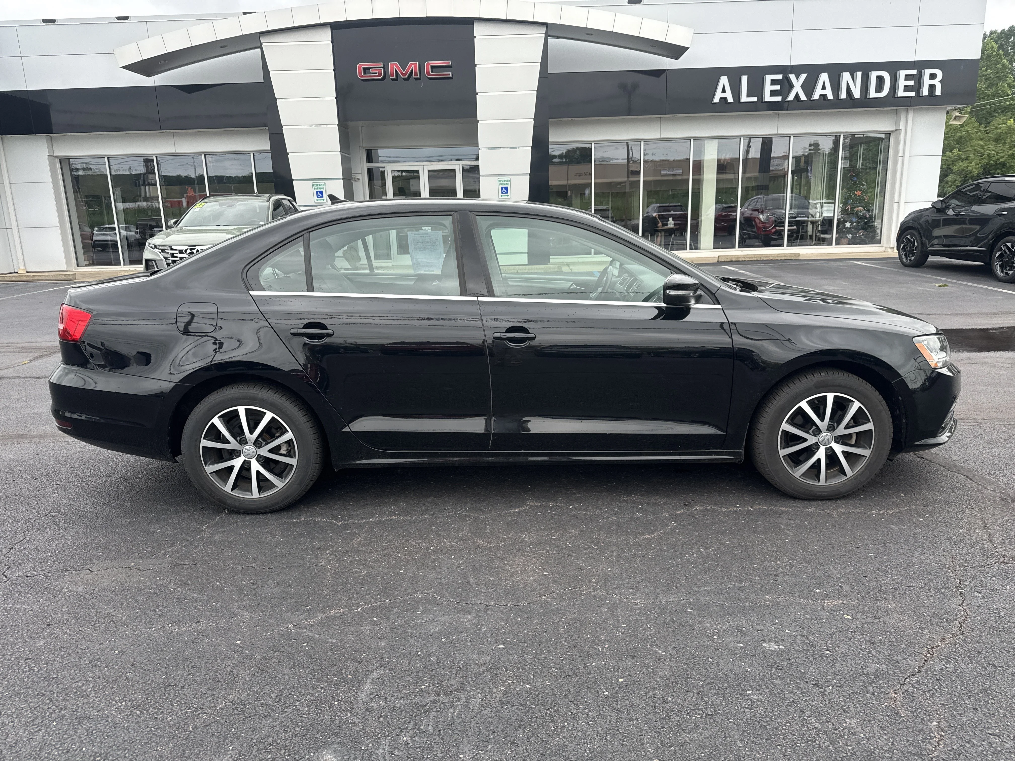 Used 2018 Black Uni Volkswagen 1.4T SE image 2