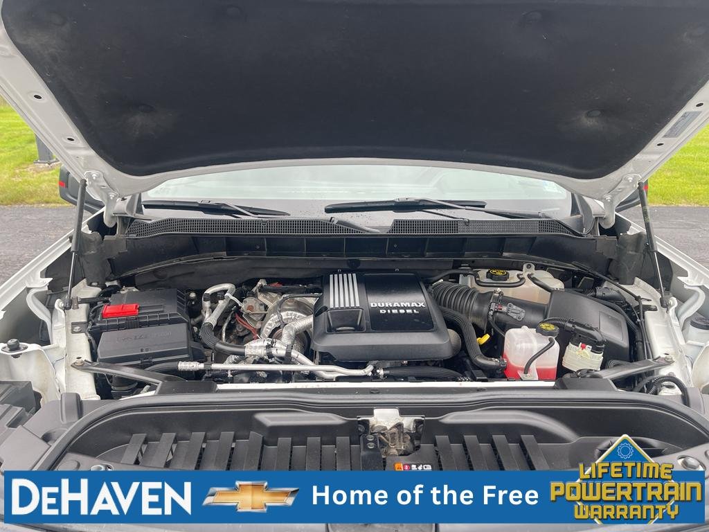 Used 2024 Summit White Chevrolet RST image 31