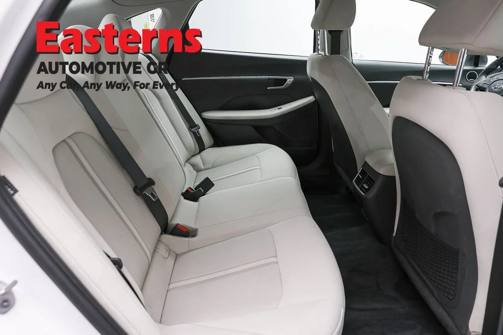 Used 2023 White Hyundai SEL image 24
