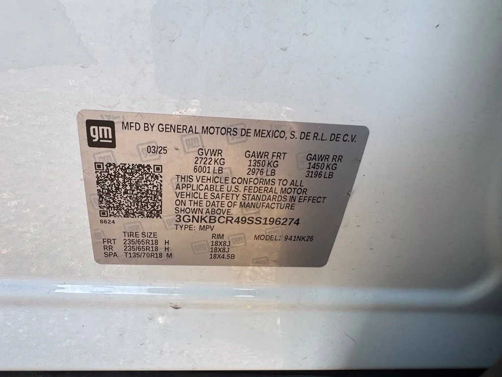 Used 2025 White Chevrolet LT image 28