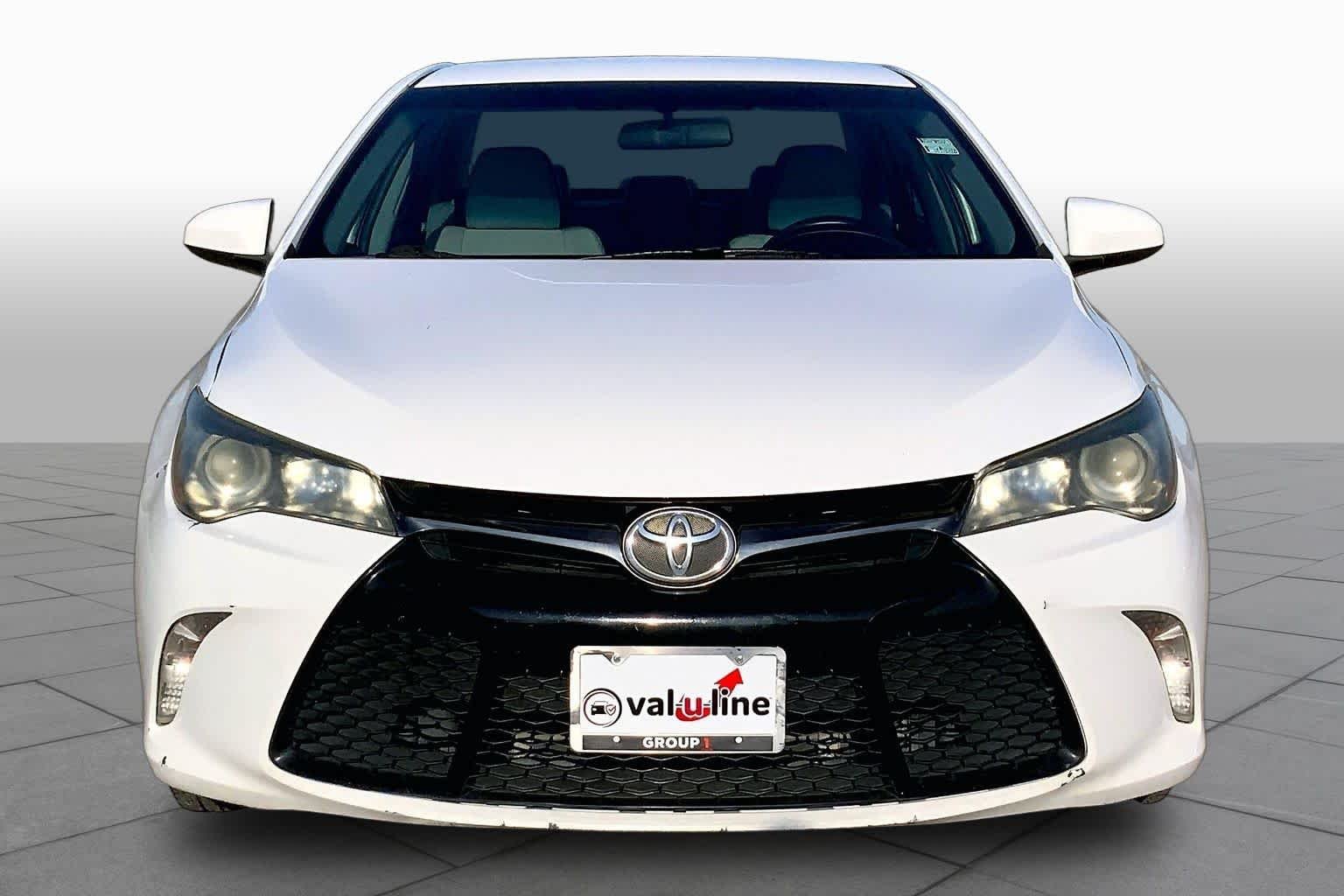 Used 2016 Super White Toyota SE image 4