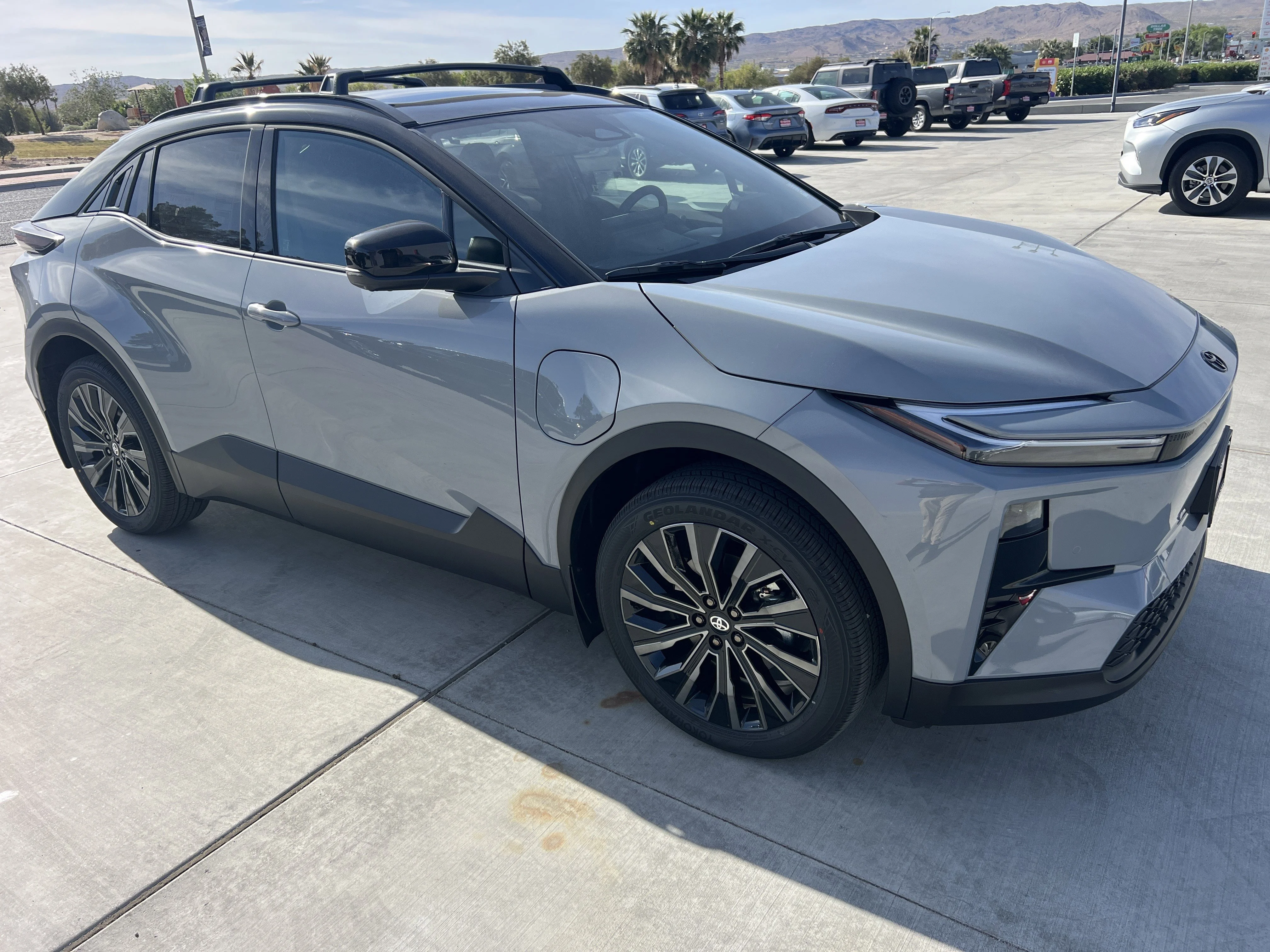 2026 Toyota C-HR XSE - Photo 6