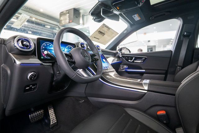 New 2026 MANUFAKTUR exclusive graphite grey magno Mercedes-Benz GLC 300 image 4