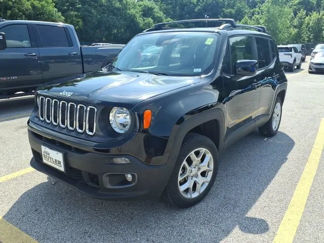 Used 2018  Jeep Latitude image 1