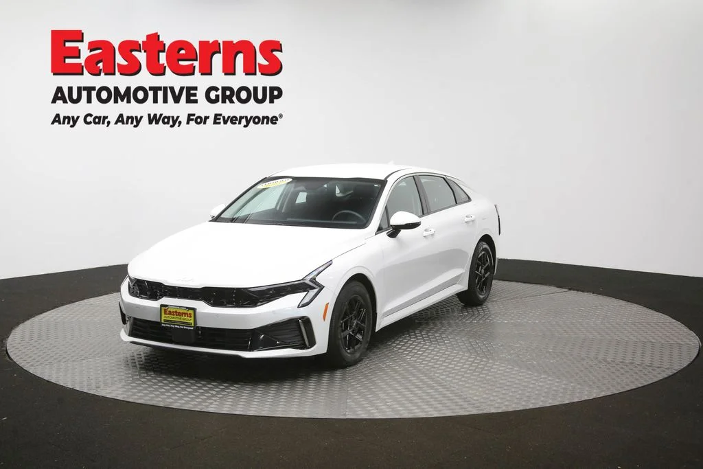 Used 2025 White Kia LXS image 54