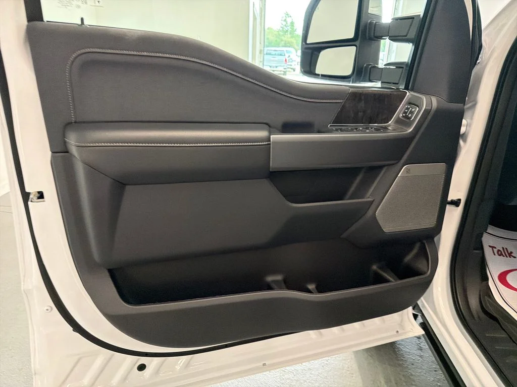 New 2027 White Ford Lariat image 13