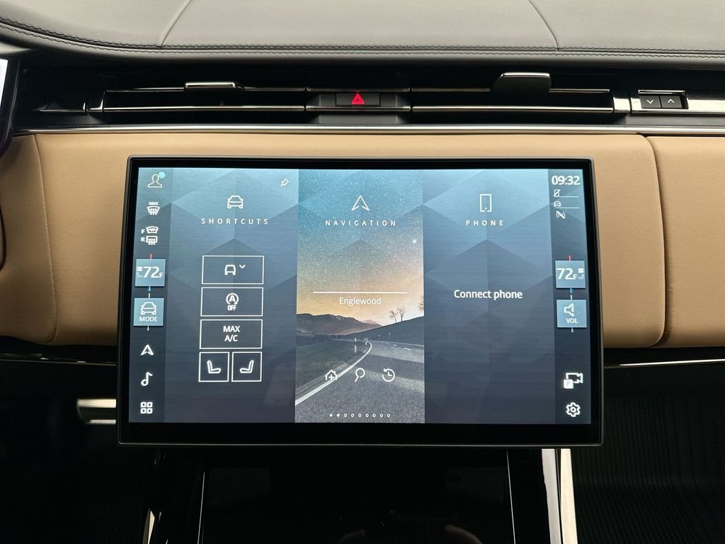 New 2026 British Racing Green SV Bespoke Ultra Met Gloss Land Rover Dynamic SE image 13