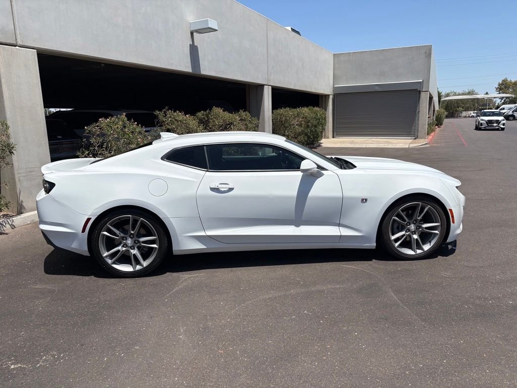 Used 2021 White Chevrolet 1LT image 3