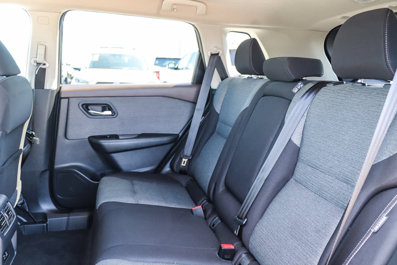 Used 2022 Super Black Nissan SV image 18