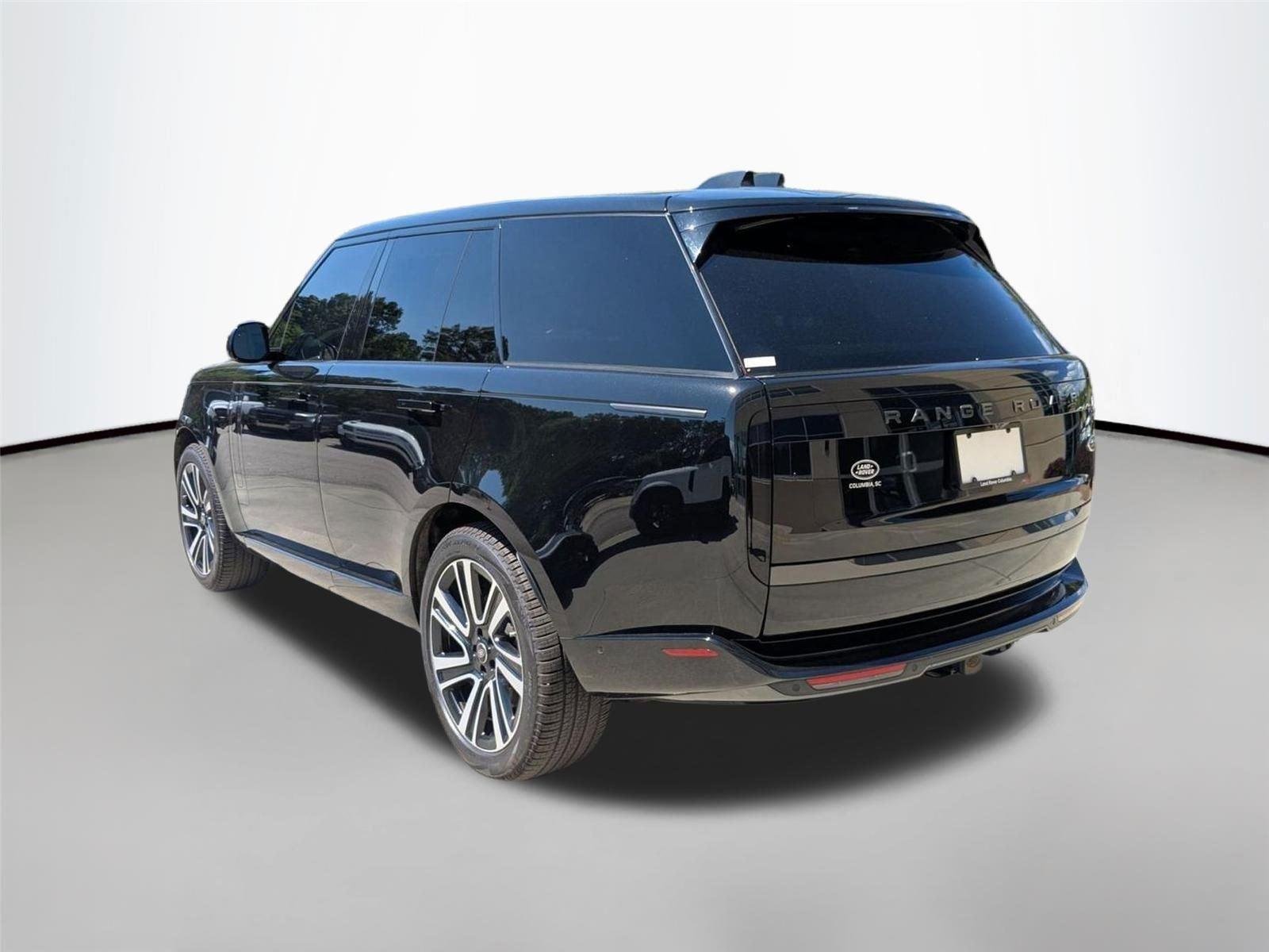 Used 2023 Santorini Black Metallic Land Rover SE image 7