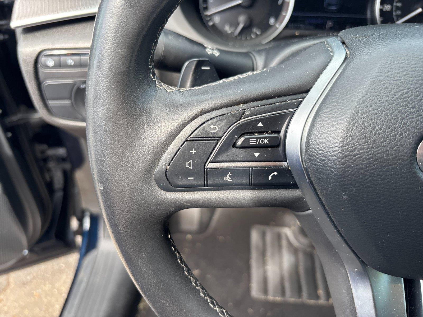 Used 2023 Hermosa Blue INFINITI LUXE image 18