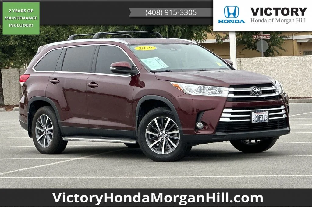 Used 2019 Ooh La La Rouge Mica Toyota XLE image 1